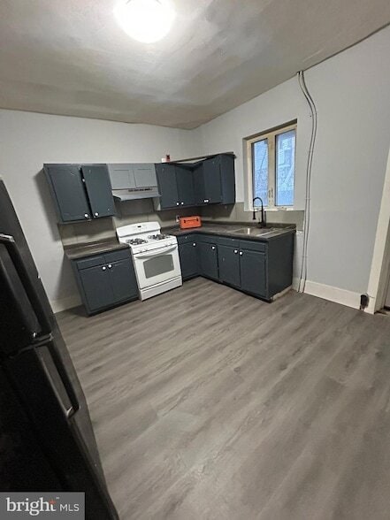 Building Photo - 2728 W Oakdale St