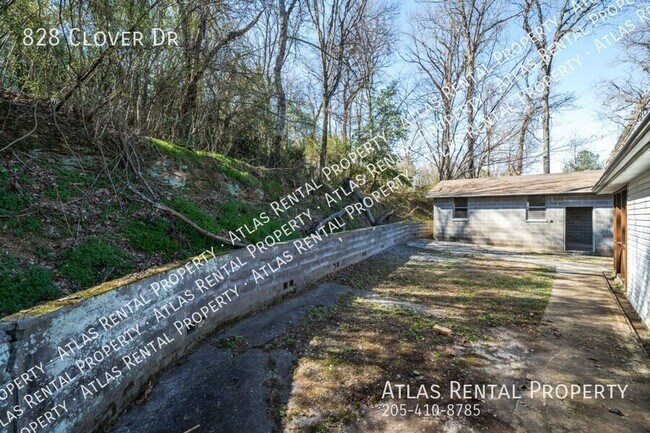 Building Photo - 828 Clover Dr