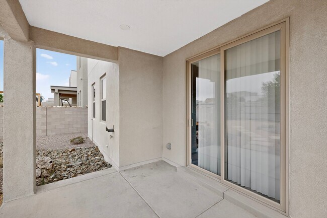 Building Photo - 5603 Linq Ct NE