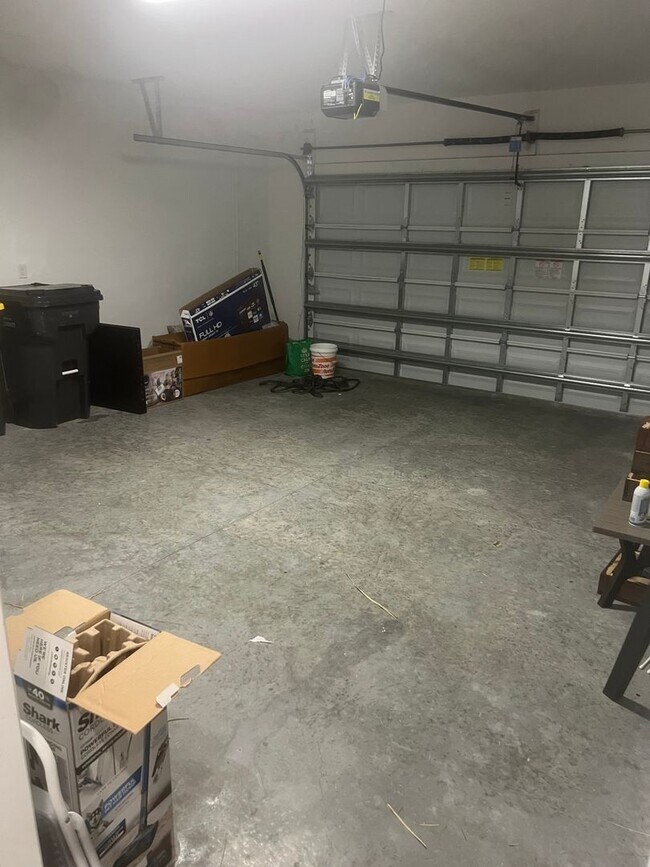 Building Photo - Spacious 5BR House in Winter Haven