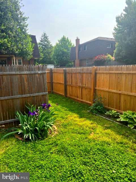 Building Photo - 429 Hampton Ct