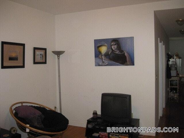 Building Photo - 33 Egremont Rd