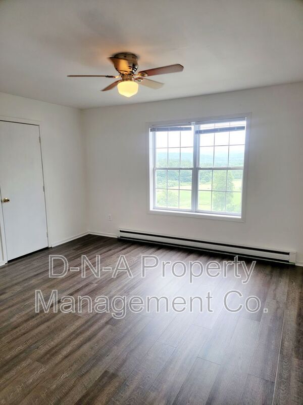 Building Photo - 171 Victoria Arms Circle