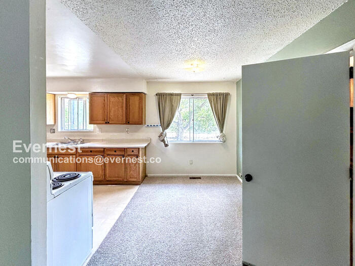 Building Photo - 2609 Granada Dr