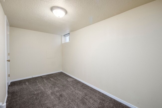 Building Photo - Newly Updated Liberty Wells Duplex!!