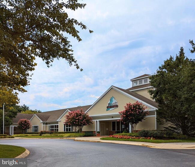 Building Photo - 2701 Summers Ridge Dr