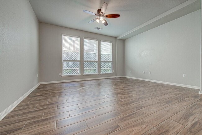 Building Photo - 8816 Blaze Dr