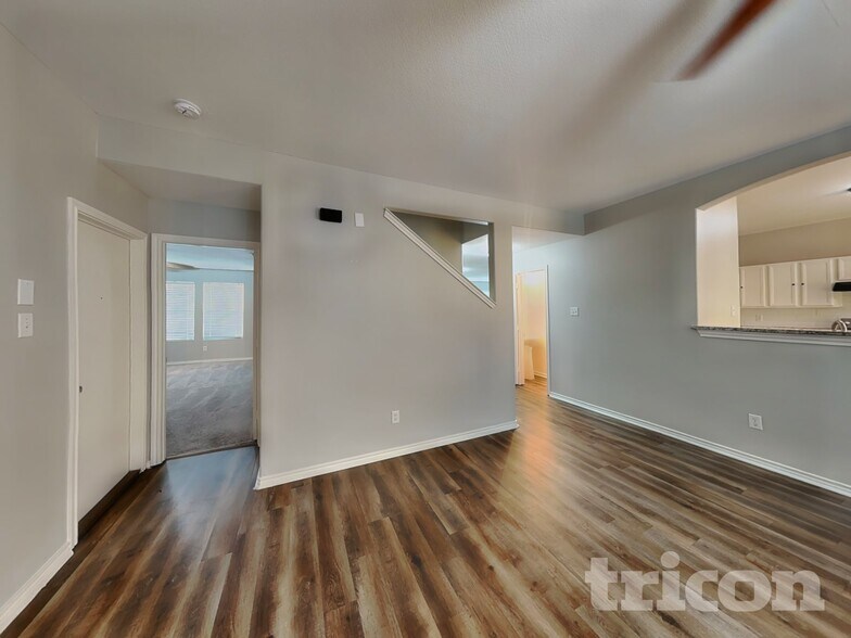 Building Photo - 712 Locustberry Dr