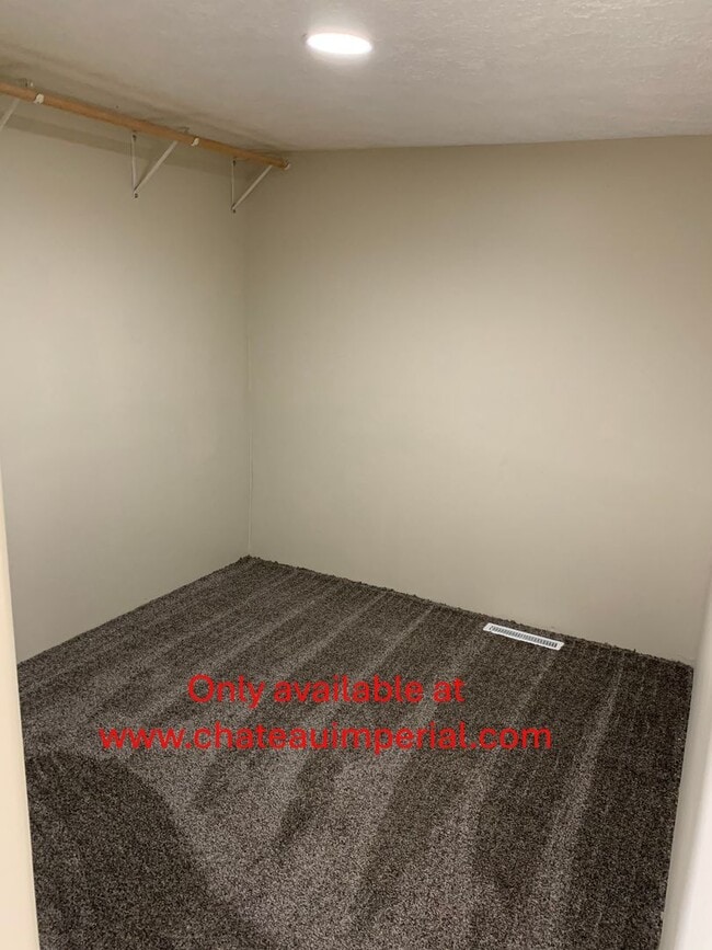 Building Photo - 1 bed 1 bath house