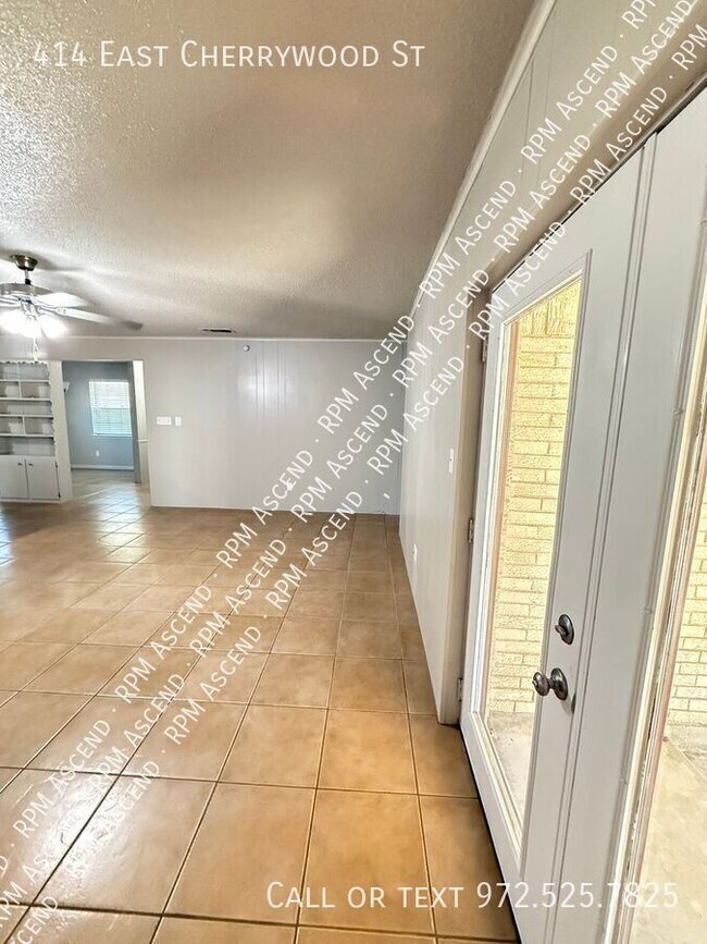 Building Photo - 414 E Cherry Wood Ln