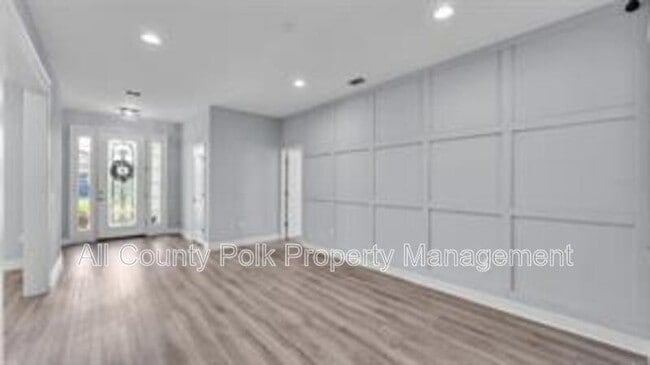 Building Photo - 1095 Woodland Oaks Dr