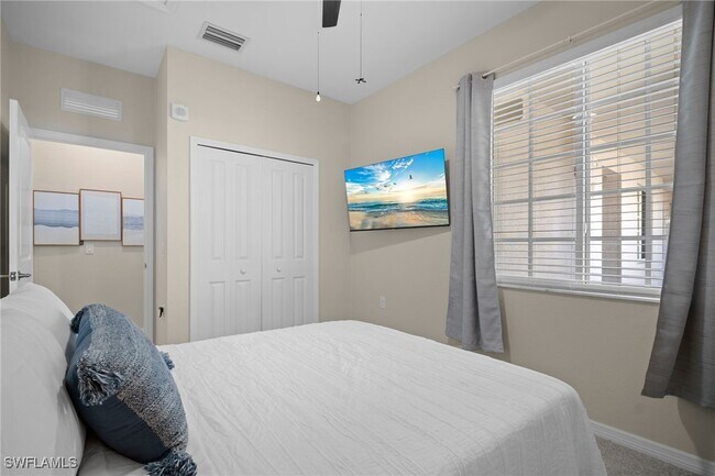 Building Photo - 15285 Grn Acrs Ave