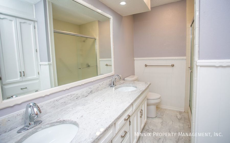 Building Photo - 7713 Lynnhaven Ave