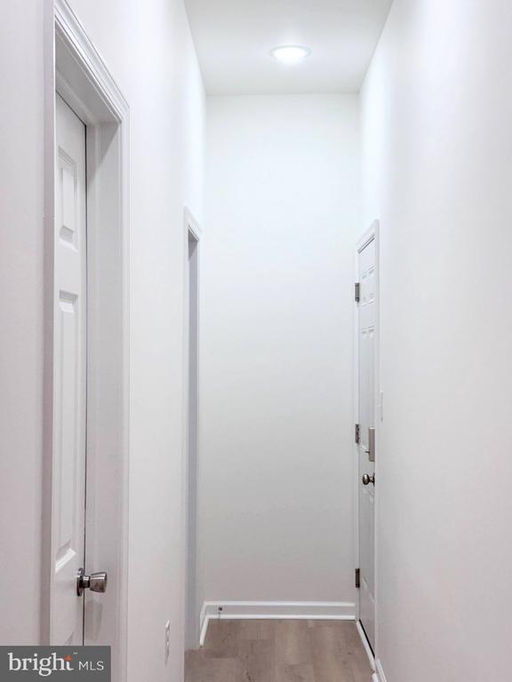 Building Photo - 319 E Lehigh Ave