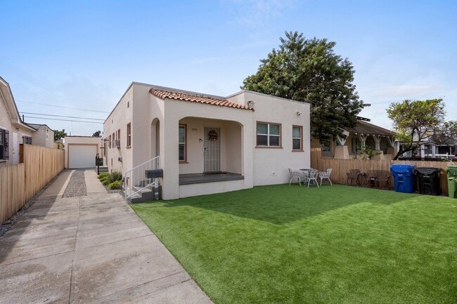 Building Photo - 1510 W 52nd St