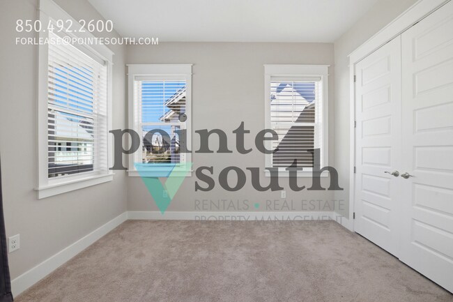 Building Photo - 26 E Pine Lands Lp