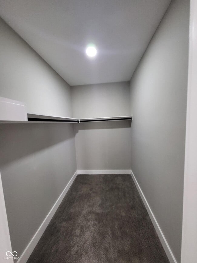 Building Photo - 822 N Gray St