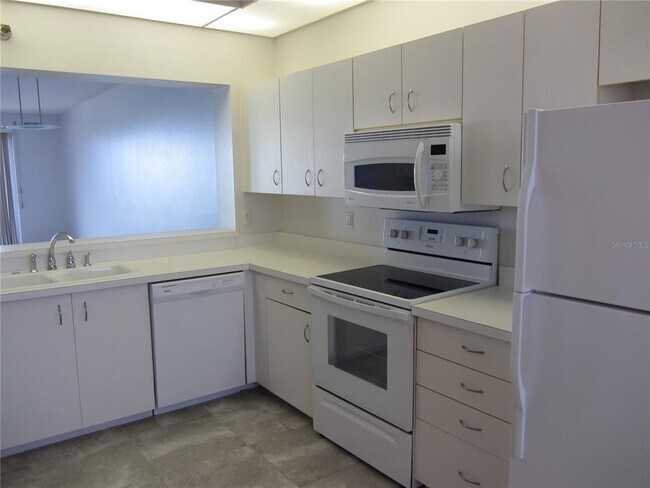 Building Photo - 7882 Sailboat Key Blvd S