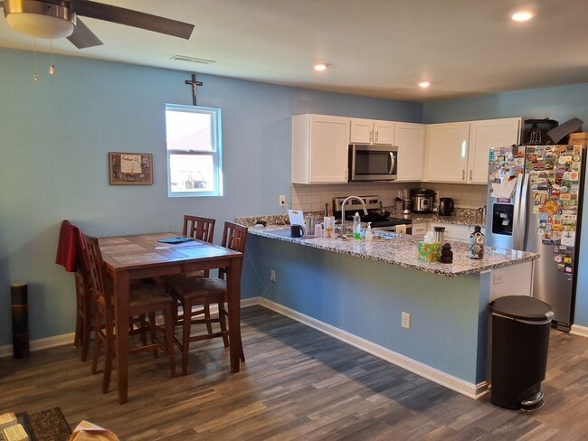 Building Photo - Cozy 3 Bed, 2 Bath House In Vine Grove, KY