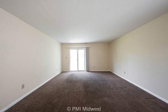 Building Photo - "Charming 3-Bed, 2-Bath Home in Indianapolis – Cozy 1196 Sq Ft Haven Awaits!"