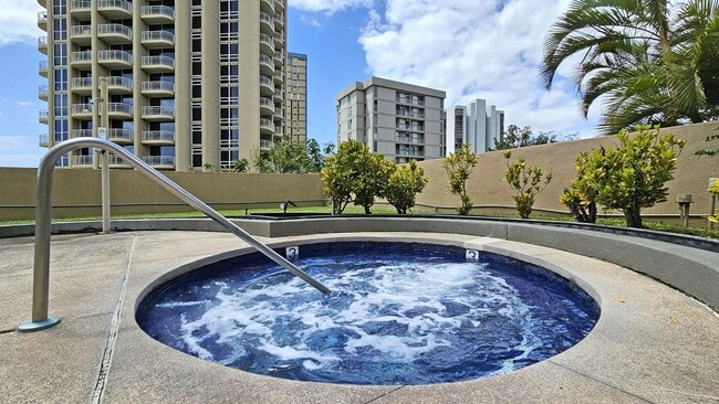 Building Photo - 2101 Nuuanu Ave