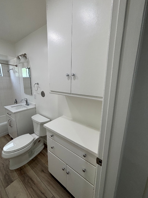 Building Photo - 820 S Rosemead Blvd