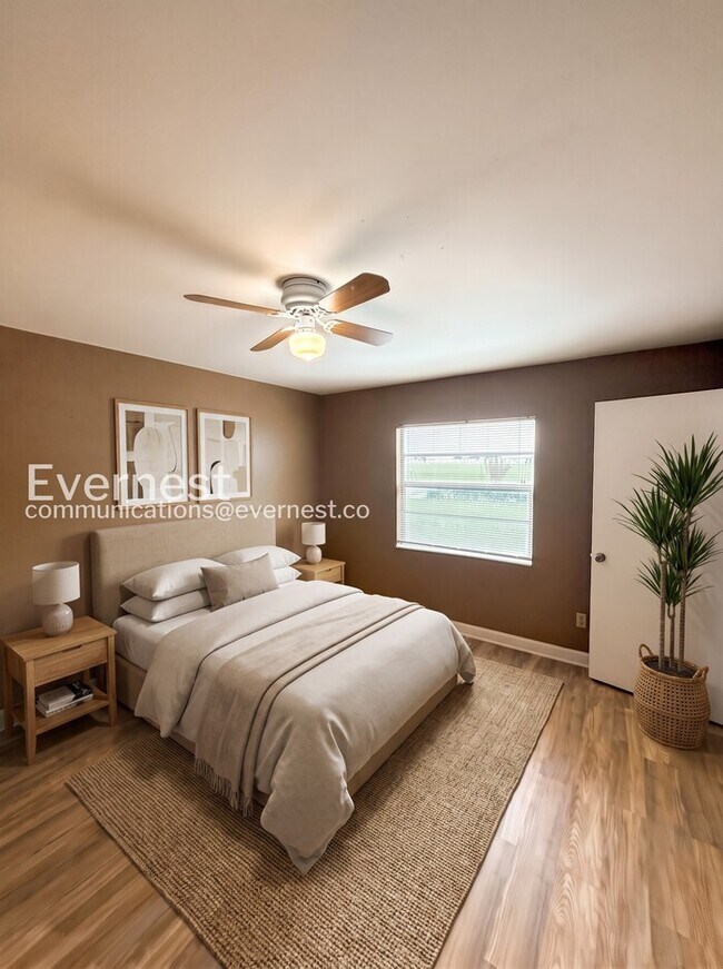 Building Photo - 3 Bed/2 Bath Home with Garage / Pet-Friendly / Vouchers Accepted / Available Now!
