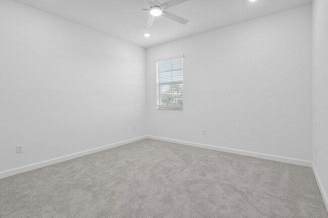 Building Photo - 6843 Cobia Cir