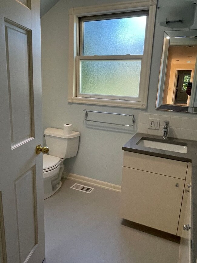 Building Photo - CHARMING MULTNOMAH VILLAGE CUSTOM HOME AVA...