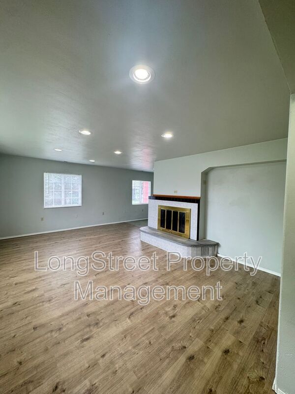 Building Photo - 1012 NW 34th St