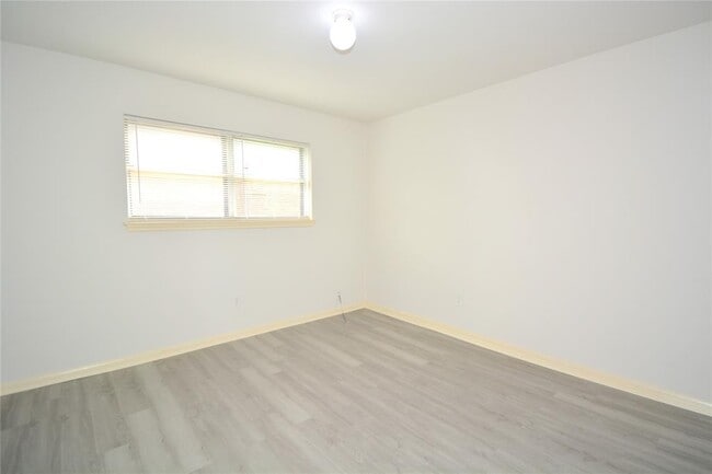 Building Photo - 15138 Corona Del Mar Dr