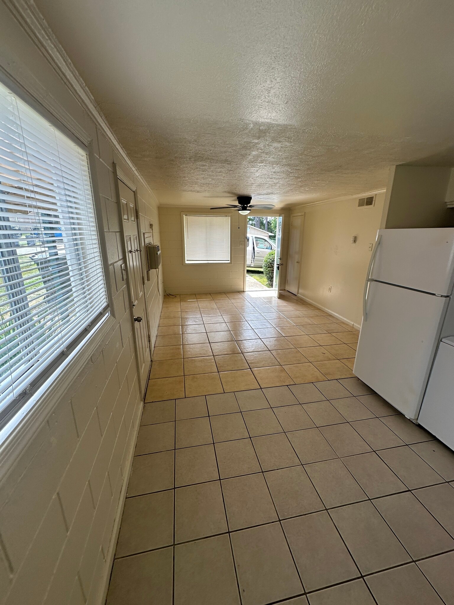 Building Photo - 4537 Saunders Dr