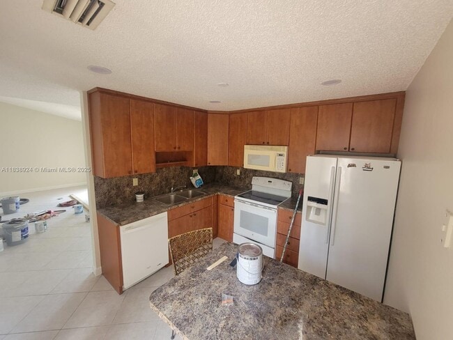Building Photo - 17544 NW 63rd Ct