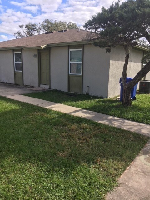 Building Photo - 1000 S Winterhawk Dr