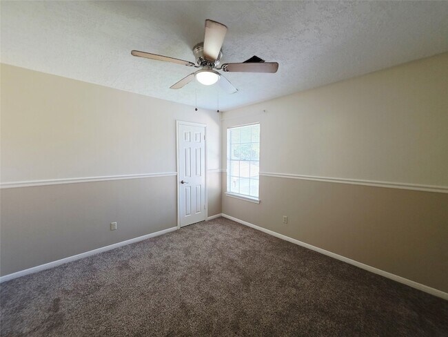 Building Photo - 10306 Jockey Club Dr