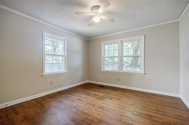Building Photo - 1716 Beacon Hill Blvd NE
