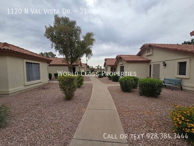 Building Photo - 1120 N Val Vista Dr