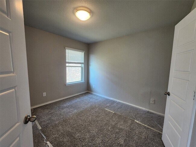 Building Photo - 355 Freestall Dr