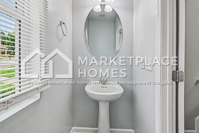 Building Photo - 5794 Westchase St