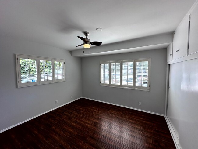 Building Photo - ***MOVE-IN SPECIAL 2 WEEKS FREE RENT***Fan...