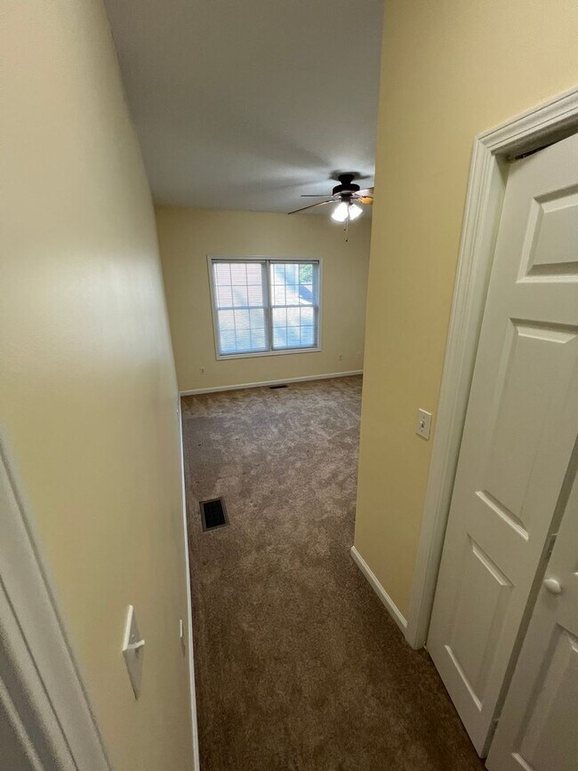 Building Photo - Arden 3 bed Townhome: Commuter's Wishlist