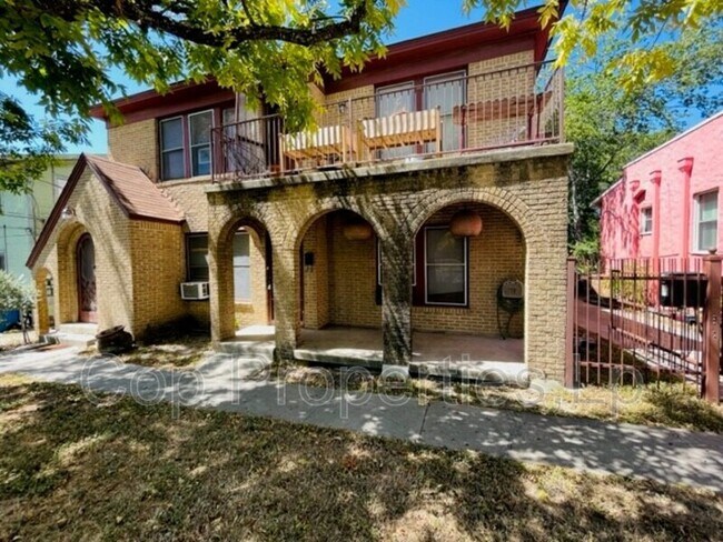 Primary Photo - 415 W Hollywood