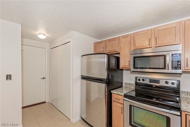 Building Photo - 26101 Village Ln