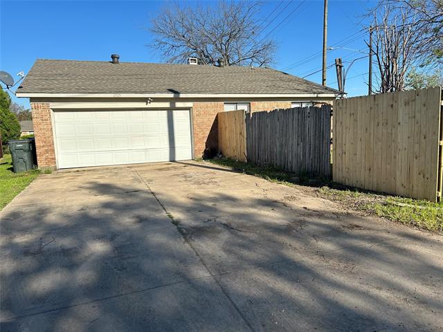 Building Photo - 2525 Crown Cir
