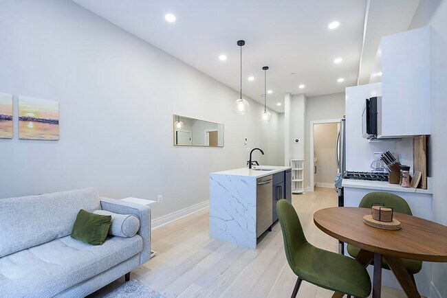 Building Photo - 2309 Ontario Rd NW