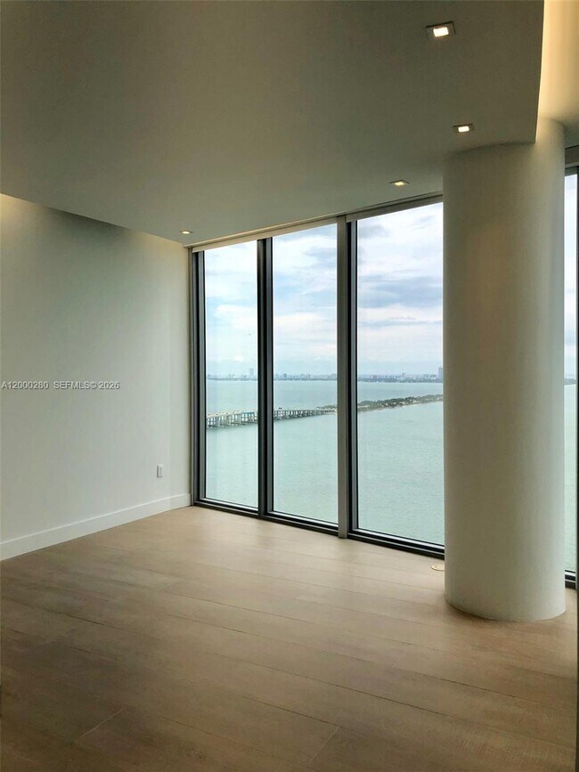 Building Photo - 2900 NE 7th Ave