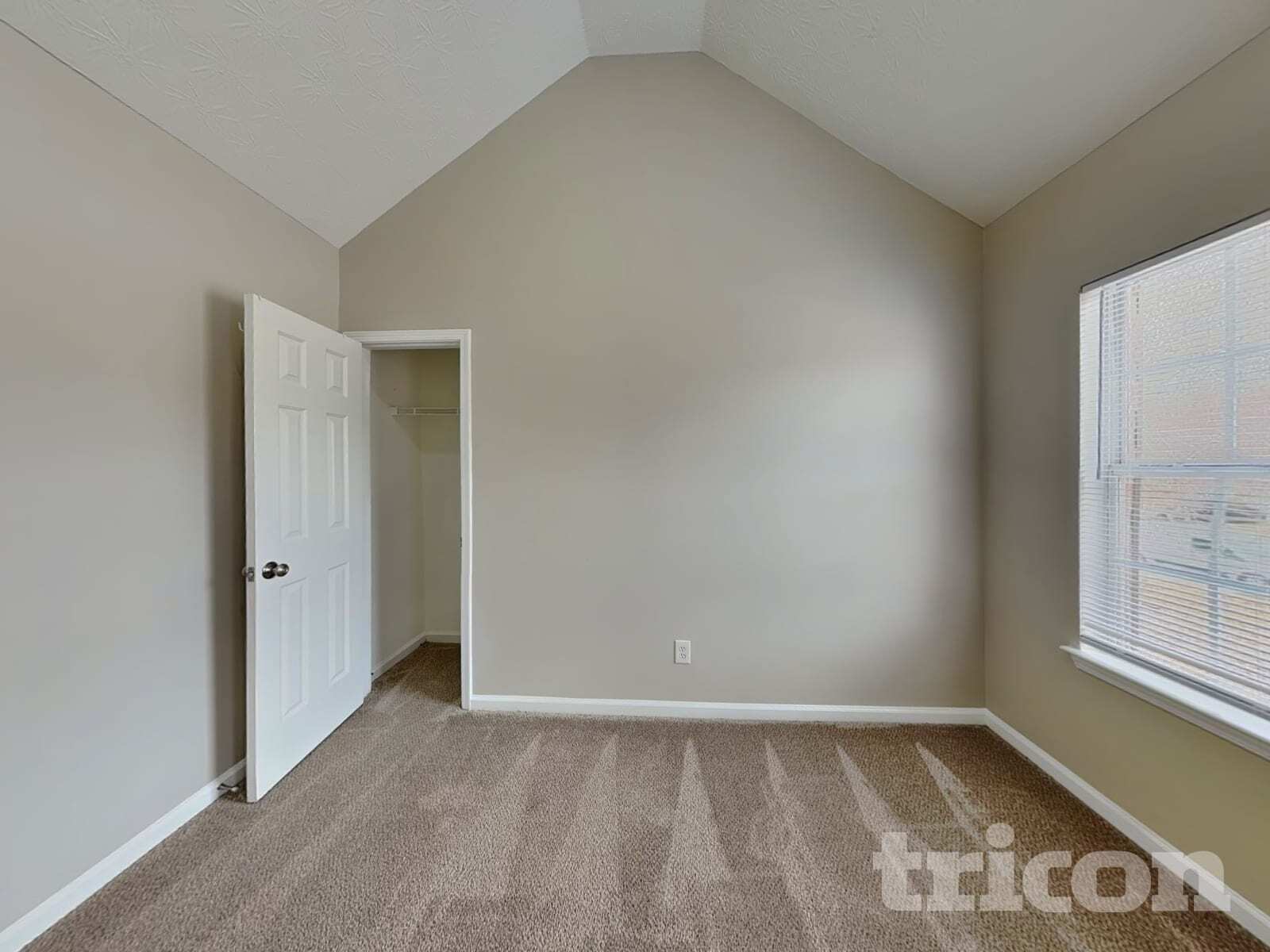 Building Photo - 636 Christina Pl