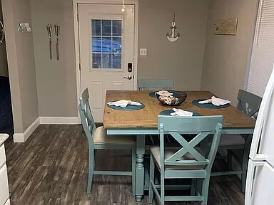 Building Photo - 313 Texas Ave