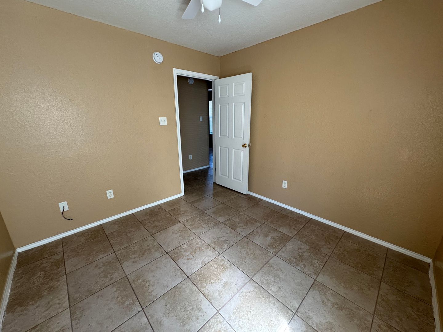 Building Photo - 3203 Toledo Dr