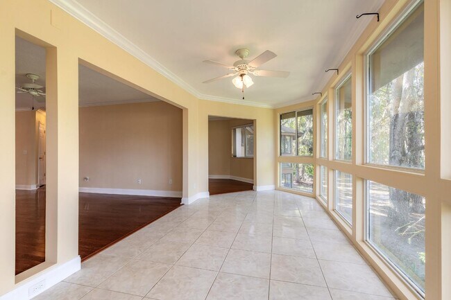 Building Photo - 24 Pinehurst Pl